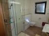 Badezimmer mit Dusche